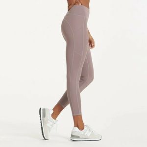 Vuori Stride Leggings Size NWT hazel